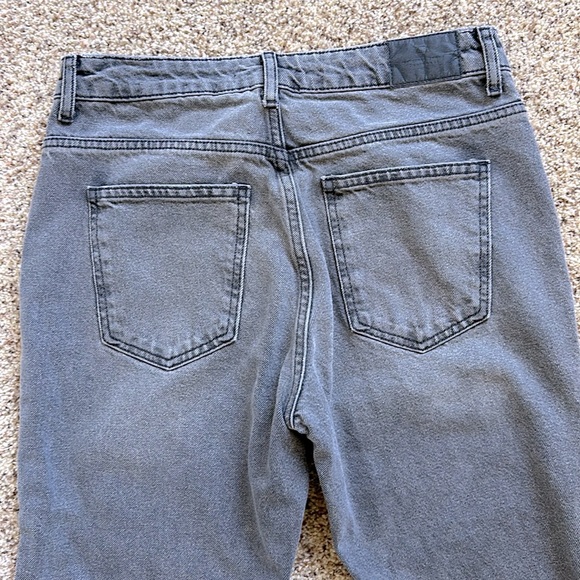Zara Gray Tapered Mom Jeans Side Stripe Metal Accents Size 6 - Picture 8 of 8